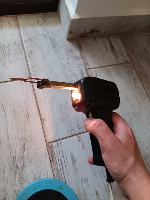 Pistol de lipit vechi Romanesc, Radio Progres București, anii 70