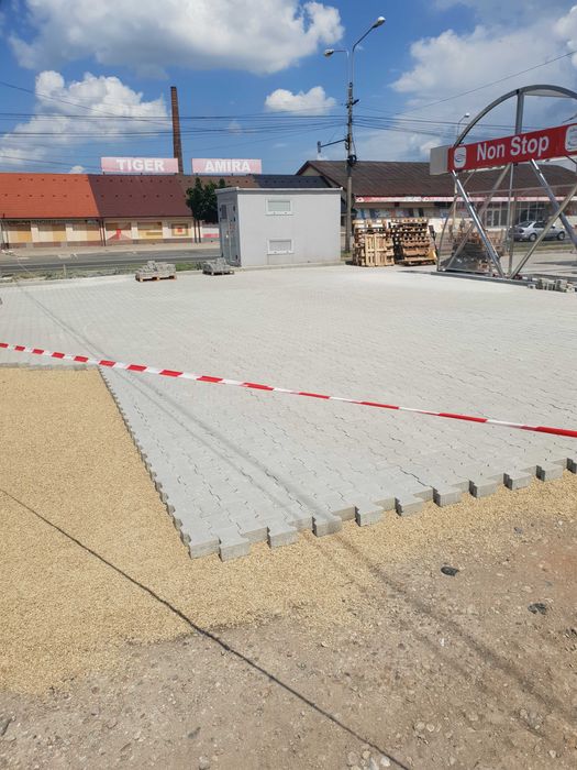 Amenajări parcări cu pavaje.