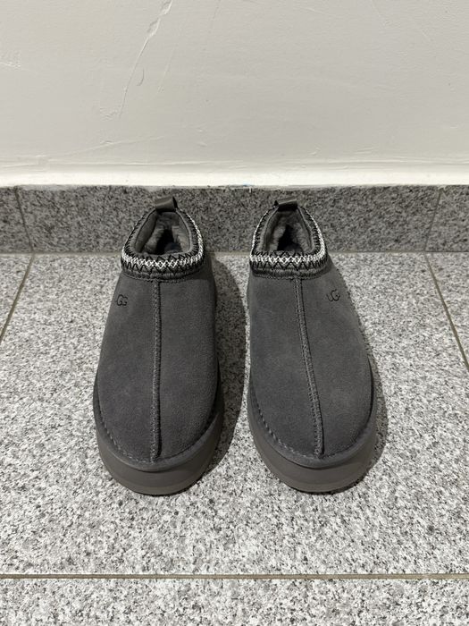 UGG Tazz Slipper noi (37/38/39 pe stoc)