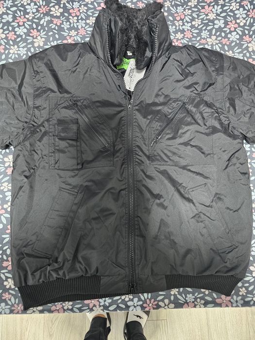 Vând geaca barbat masura L noua