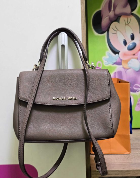 Michael Kors оригинална дамска малка чанта