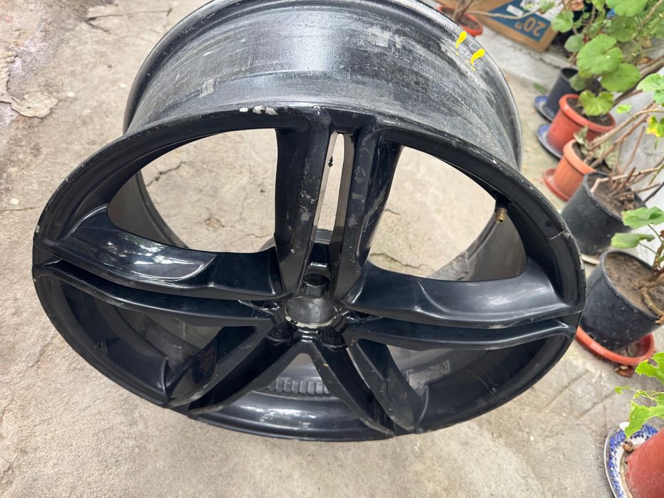 Vând jante audi R20!