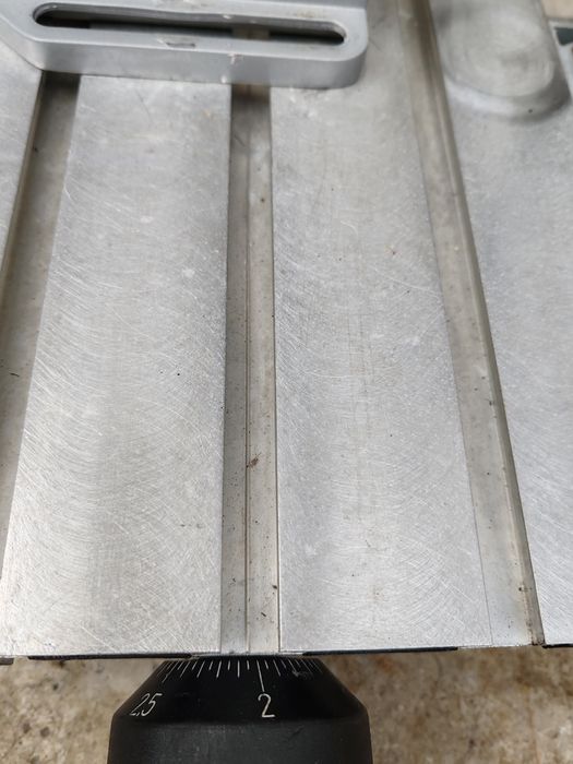 Suport bormașină cu masă reglabilă, Germania