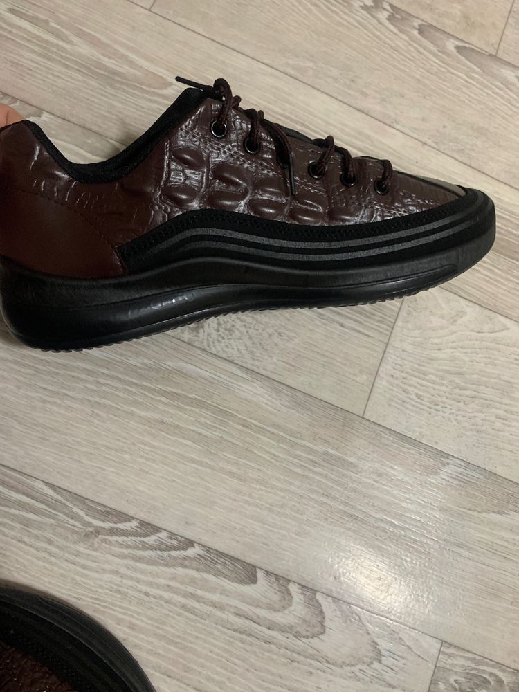 Новая мужская обувь