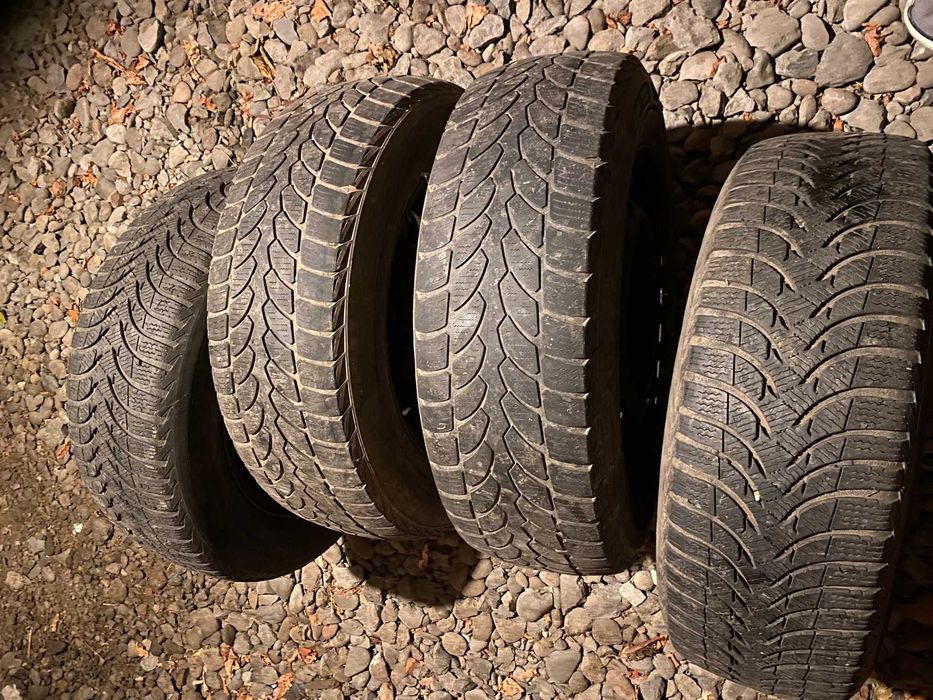 De vanzare  4 anvelope de iarna 195-65-R15 cu janta si capac