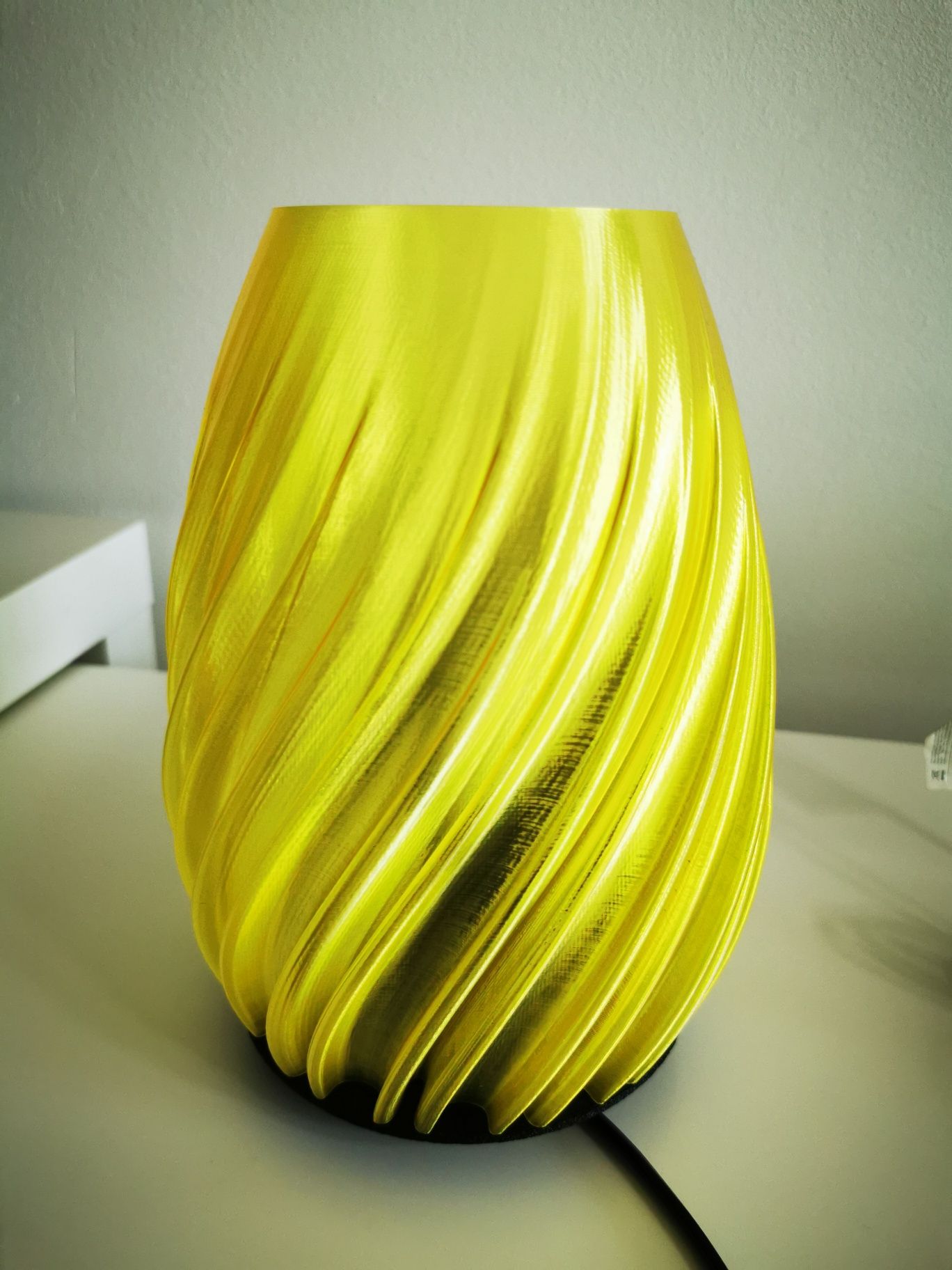 Lampa decorativă LED printată 3D