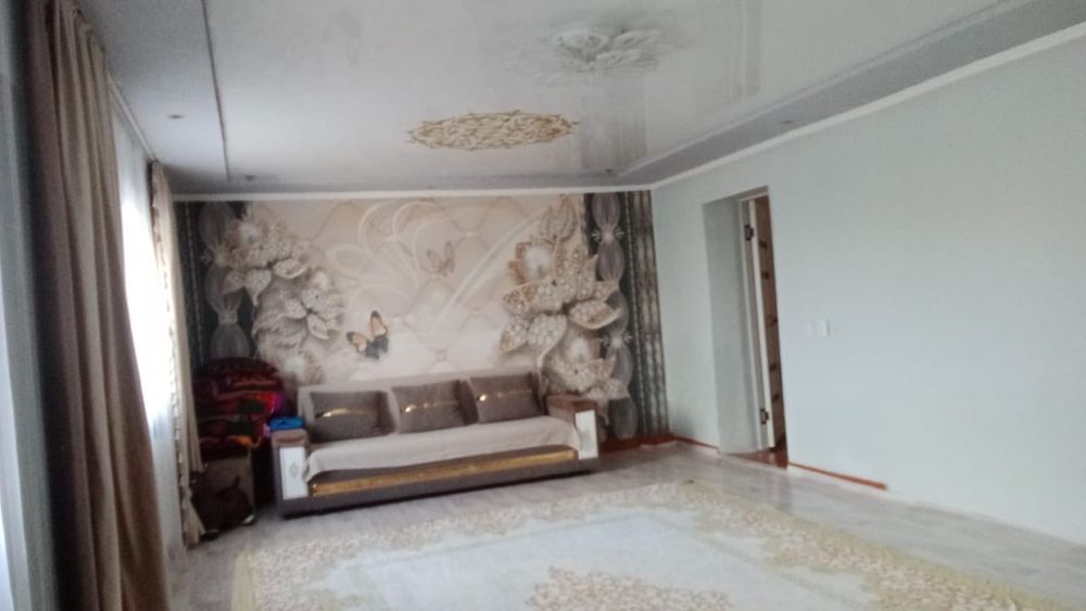 Продаётся дом с новым ремонтом, тёплый и просторный.