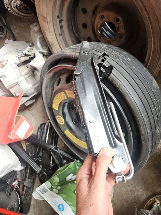 Крик за Audi Vw чисто нов