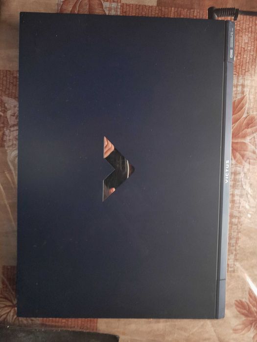 Noutbook sotiladi HP Victus 16