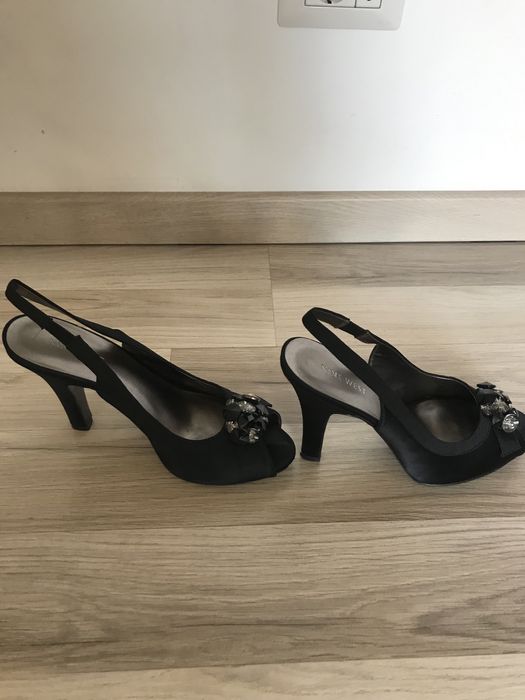 Sandale satin , 38,5, cu accesoriu si fundita