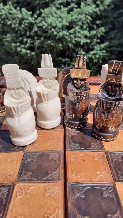 Шахматы костяные в национальном стиле