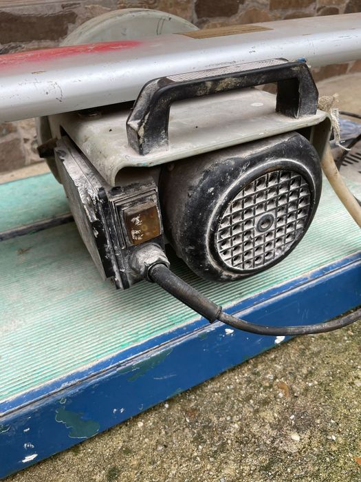 Mașină de taiat gresie faianta marmura granit caramida pe apa