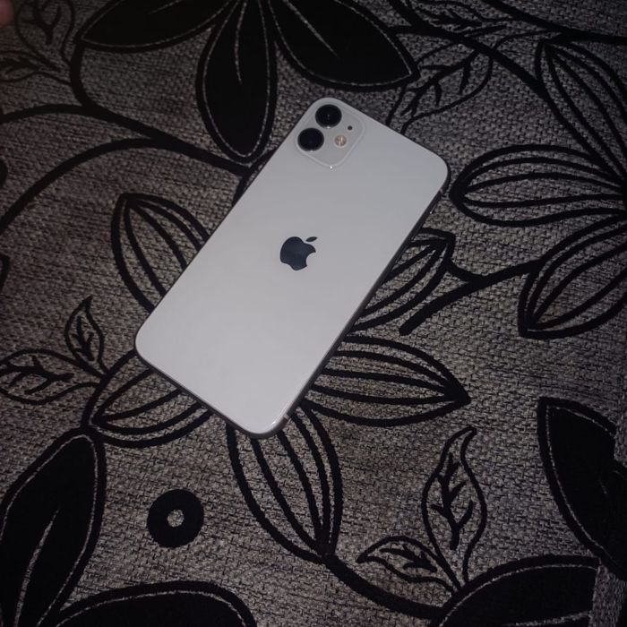 Продам IPhone 11