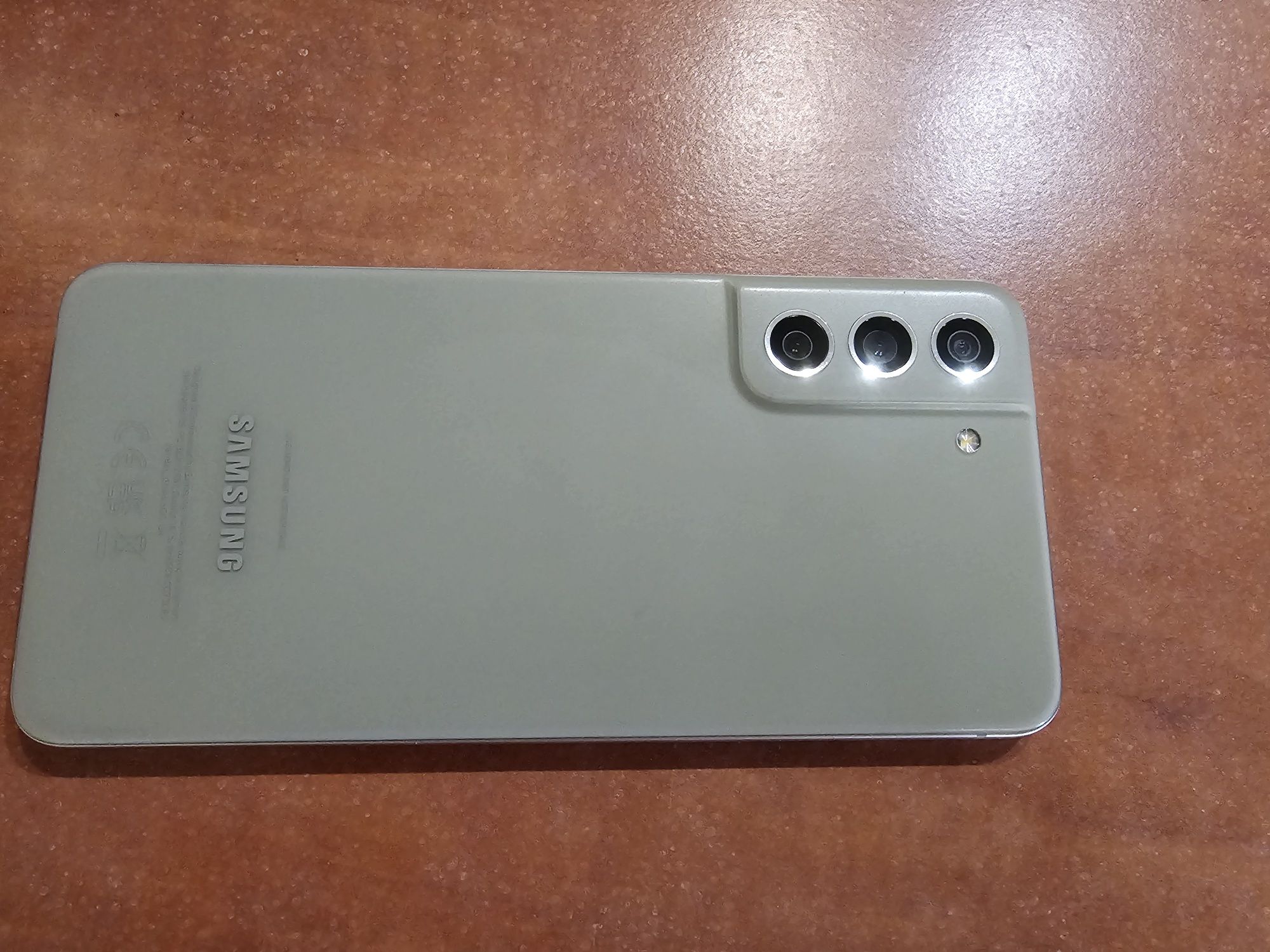 Продавам Samsung fe21 зелен