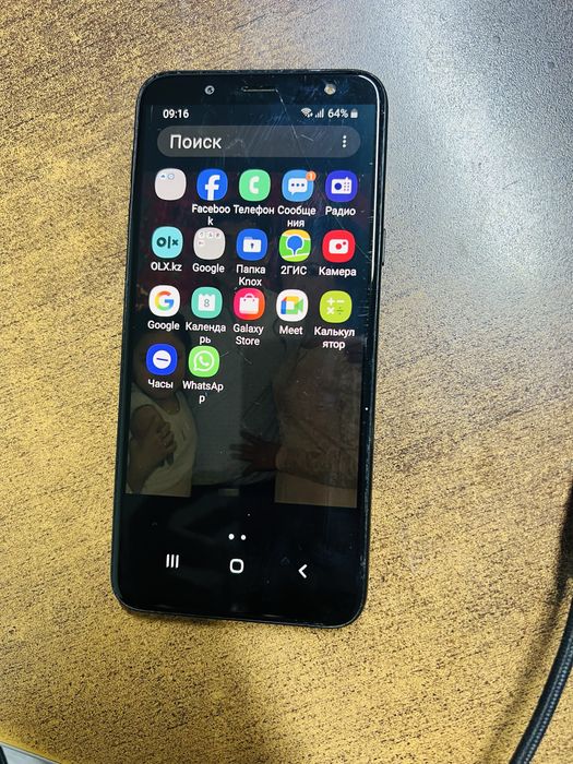 Телефон Samsung Galaxy J6