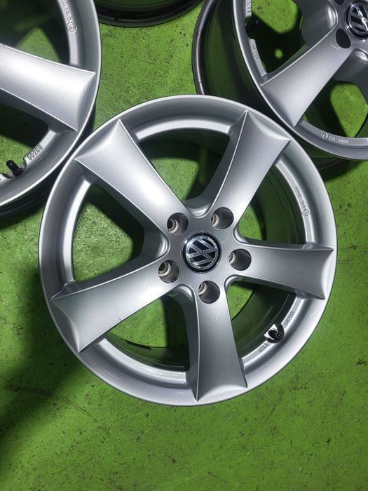 16 5x112 Vw Passat Touran Caddy Golf лети джанти 5х112