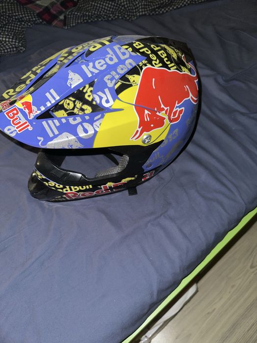 Каска за мотор RedBull