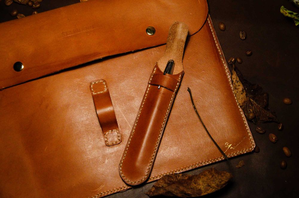 Set business din piele naturala - husa laptop, portcard, husa stilou