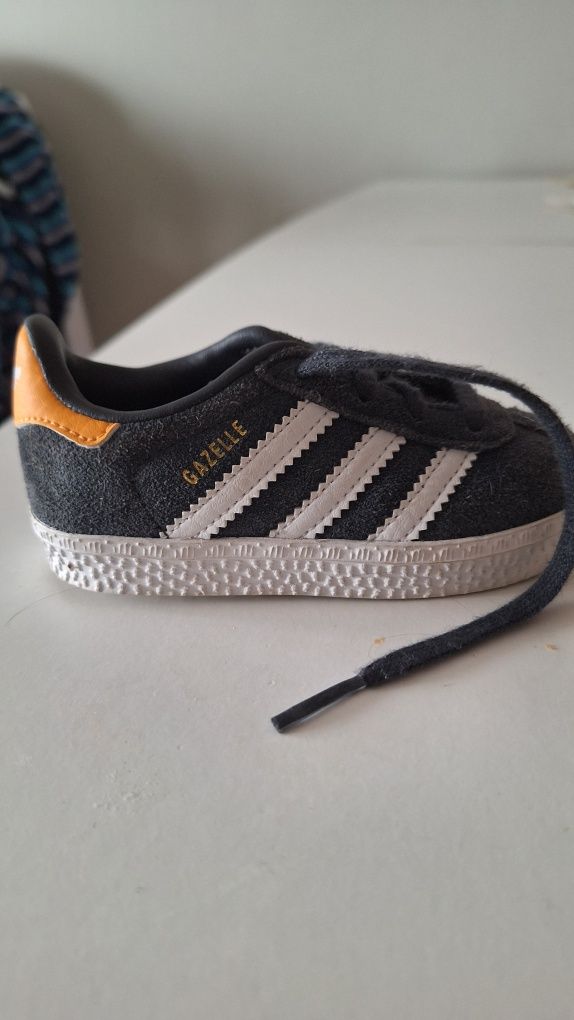 Два чифта детски маратонки Adidas