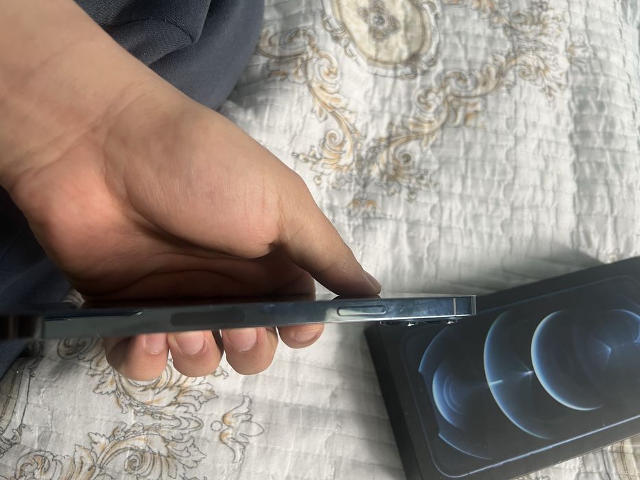 Продам Айфон 12 Про макс