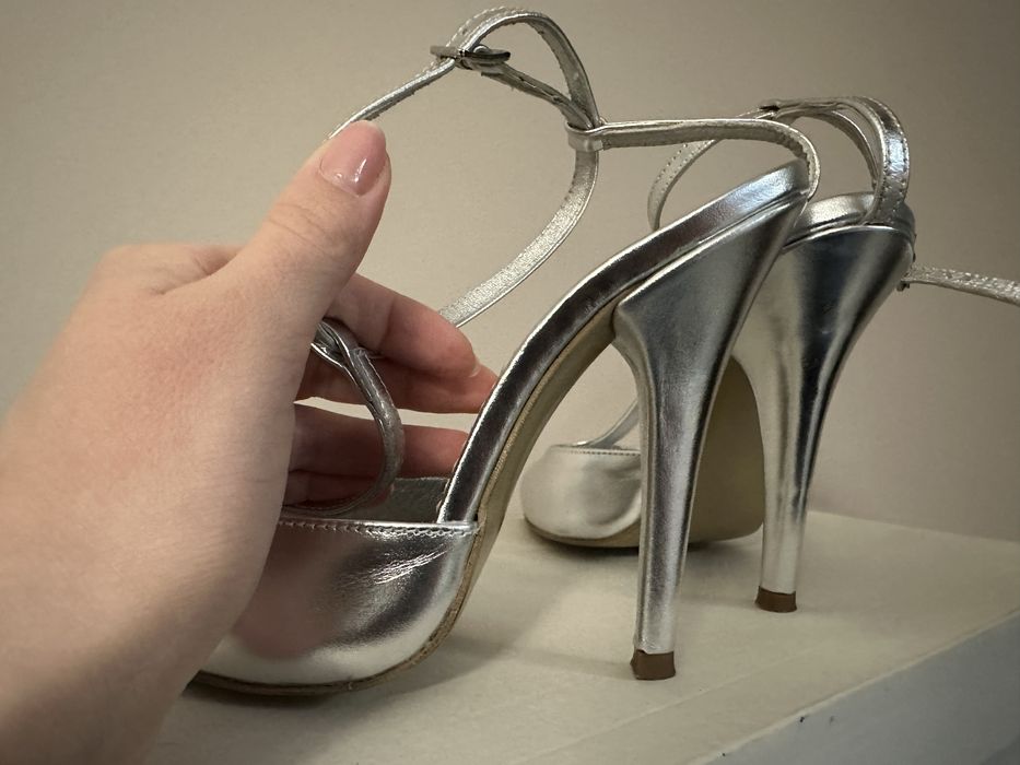 Pantofi cu toc metalizati/tip oglinda