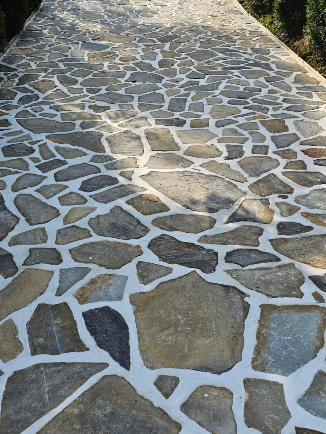 Piatra naturala de munte Ideală pentru pavarea curții, calitate extra
