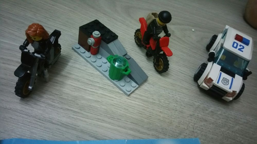 Lego city 60042- Urmărire de mare viteza