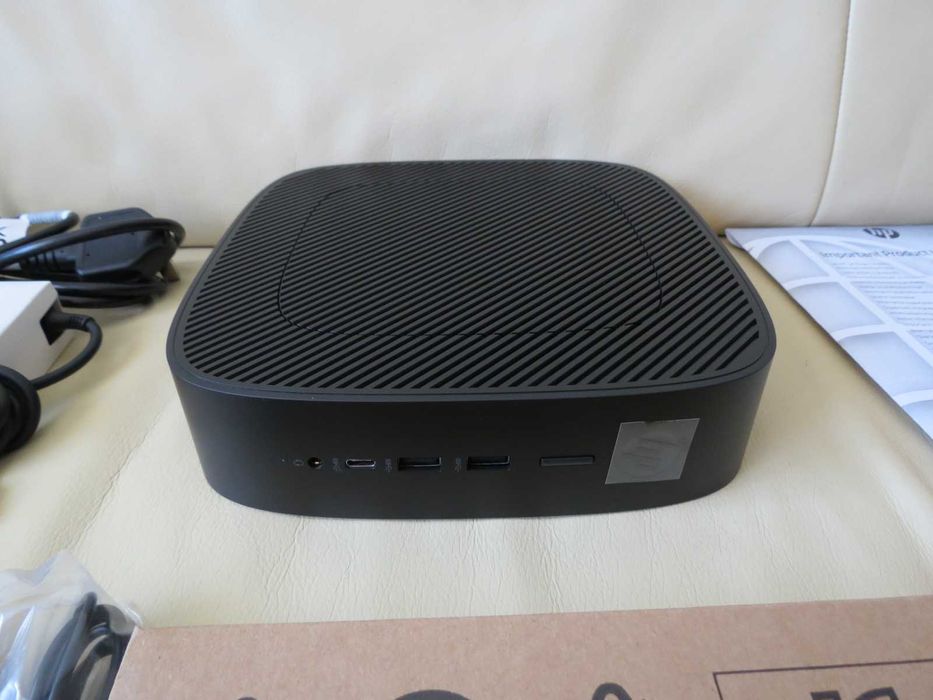 Mini Desktop HP Elite T755 Thin AMD Ryzen V2546 8GB RAM 256 SSD. Nou !