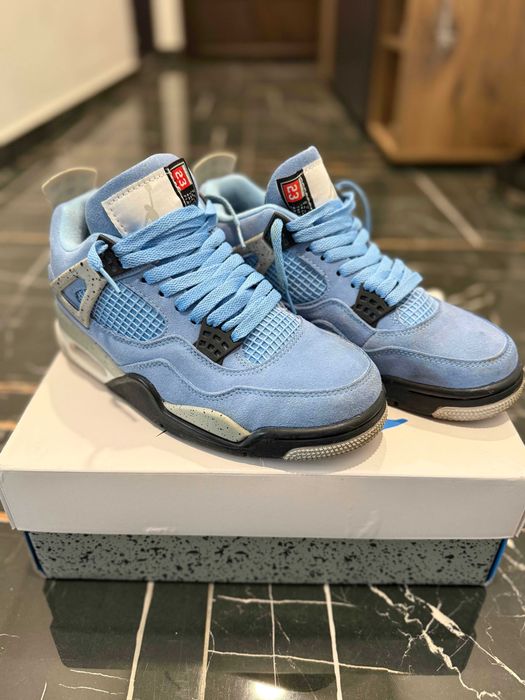 Air Jordan 4 University Blue