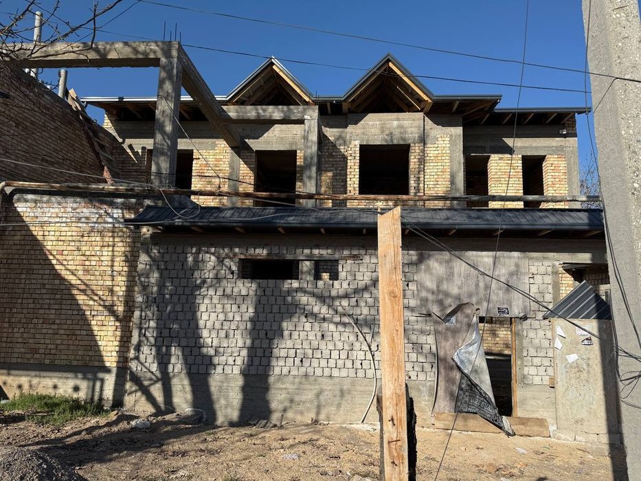 Продается дом 3 соток, 7 комнат, ор-р: центр Луначарского