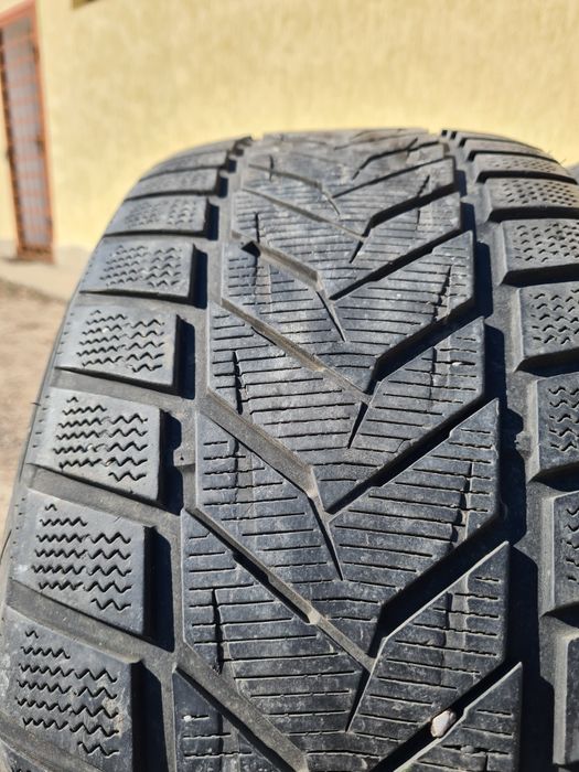 2 бр. зимни гуми 255/45/19 Vredestein 5,5 mm DOT 4415