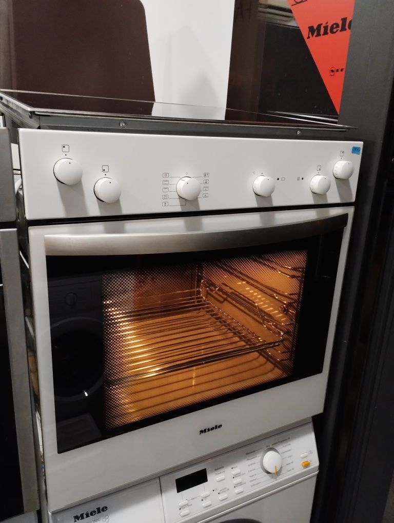 Фурна с плот MIELE H4104E