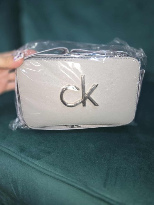 Vand posete,noi ,preturi accesibile