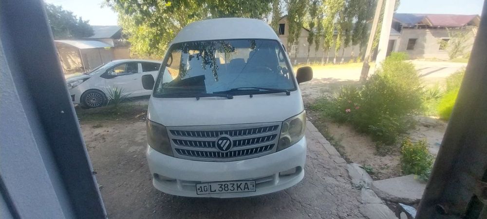 Faton Mikroavtobus