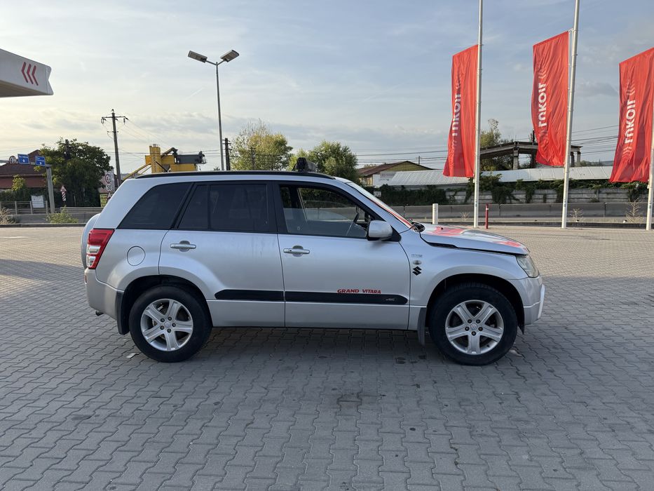 Suzuki vitara - 1,9 - 6 tr - 4x4 / 4x2 la buton - intermediar blocabil