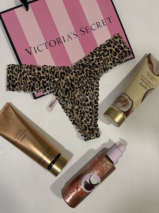 Victoria`s Secret оригинални дамски бикини, тип прашки, S размер