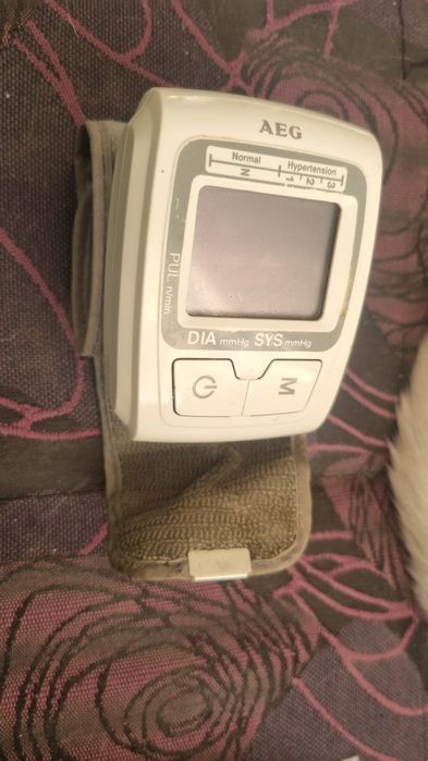 Апарат за кръвно AEG