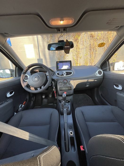 Clio III , 1.2 benzina 2011 ,30.000KM