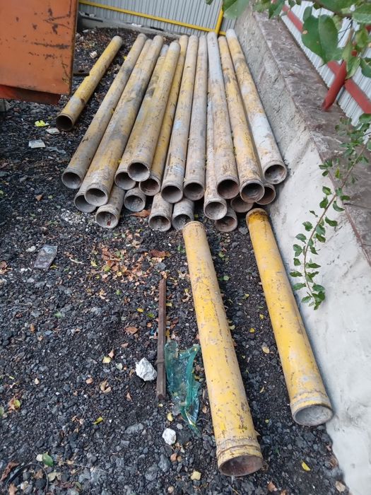 Înălțime de la sol 11 m pompa staționara de beton ca și noua