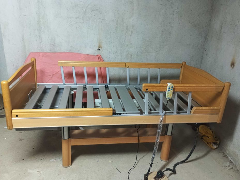 Болнично легло електрическо