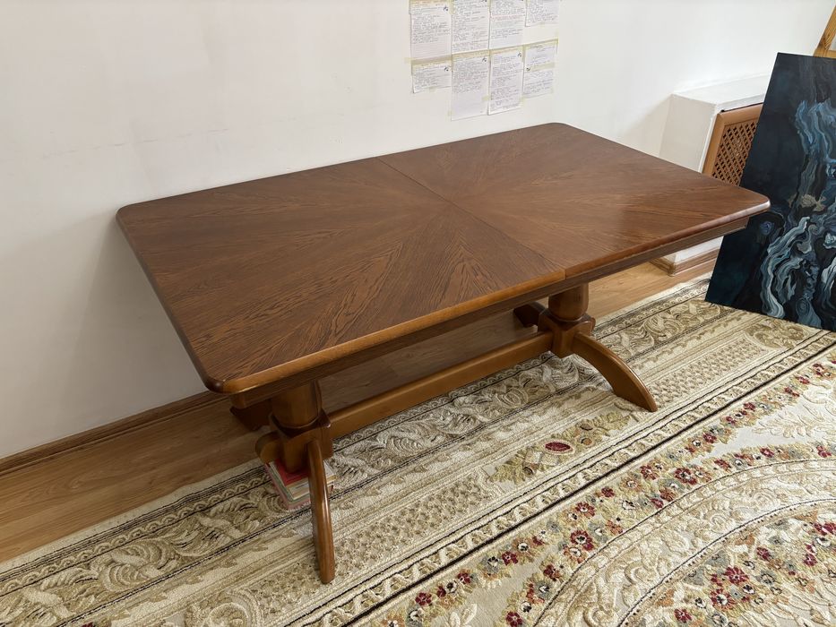 Стол в отличном состоянии