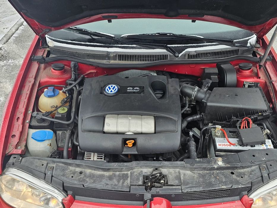 Se dezmembrează golf 4 2.0 benzina 4x4