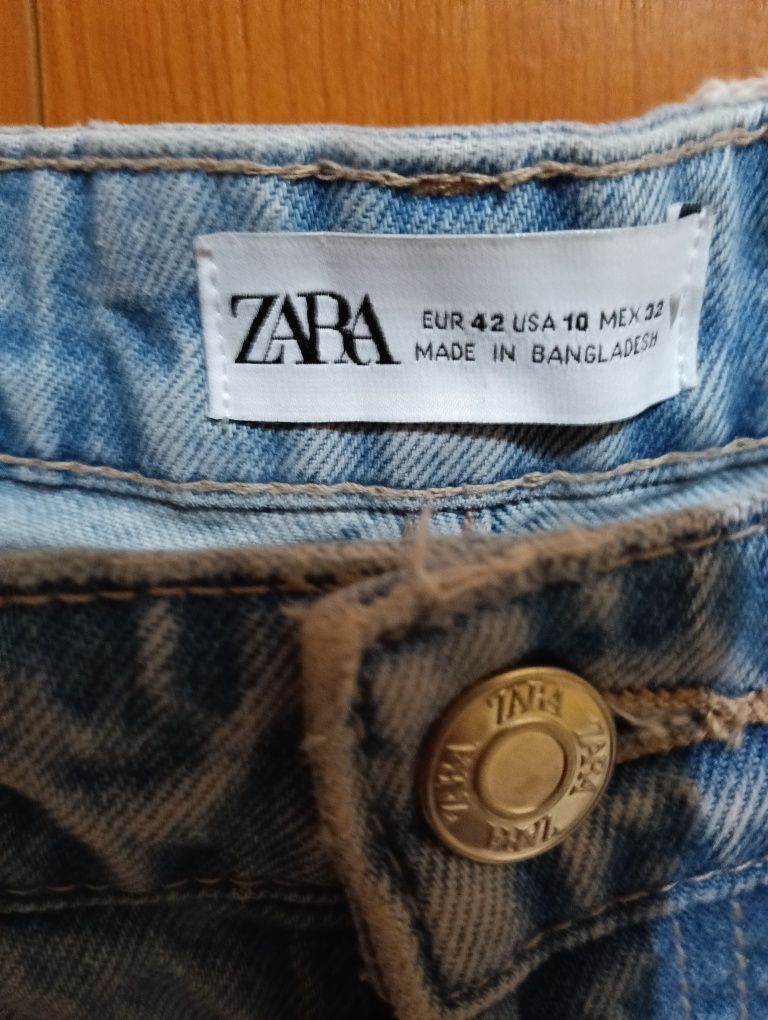 Vând blugi Zara măsura 42