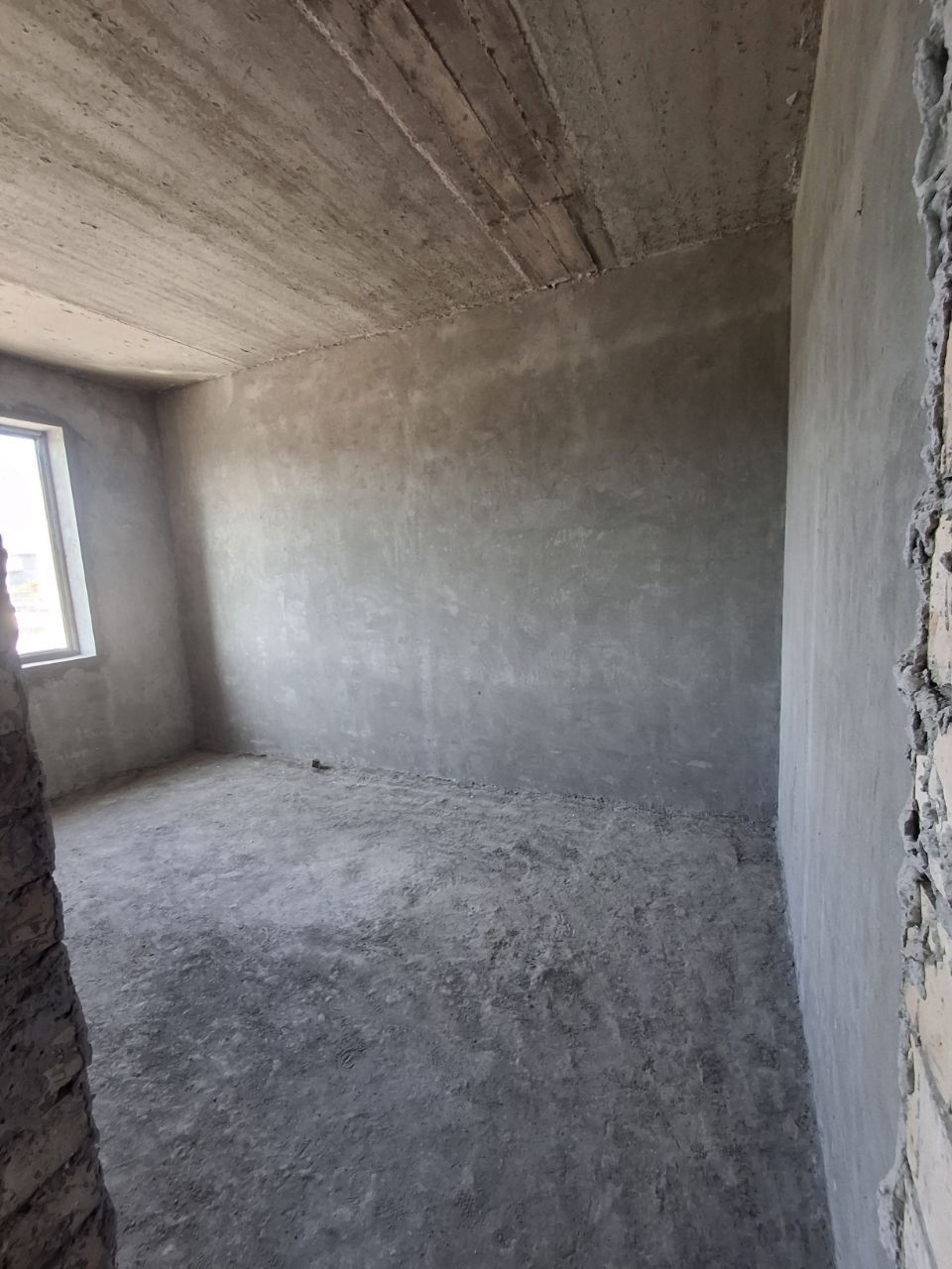 Kvartira sotilada karobka holatda
