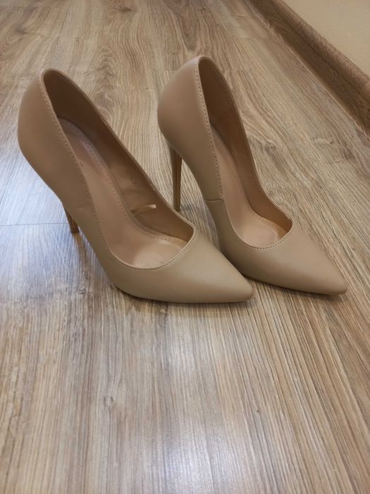 Високи обувки Deezee