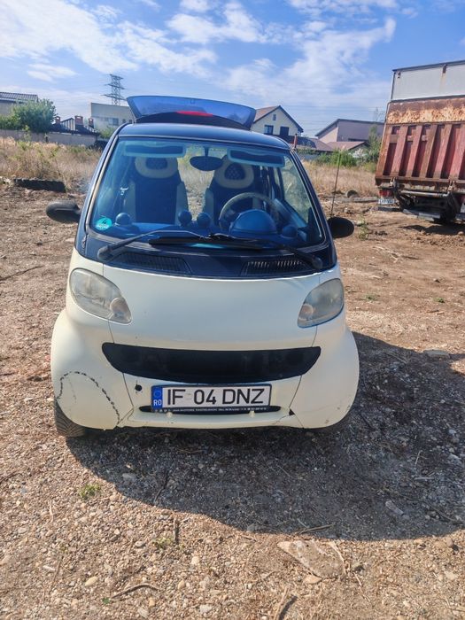 Vând Smart ForTwo 600 cc, ideal pentru oraș, foarte economic și ușor d
