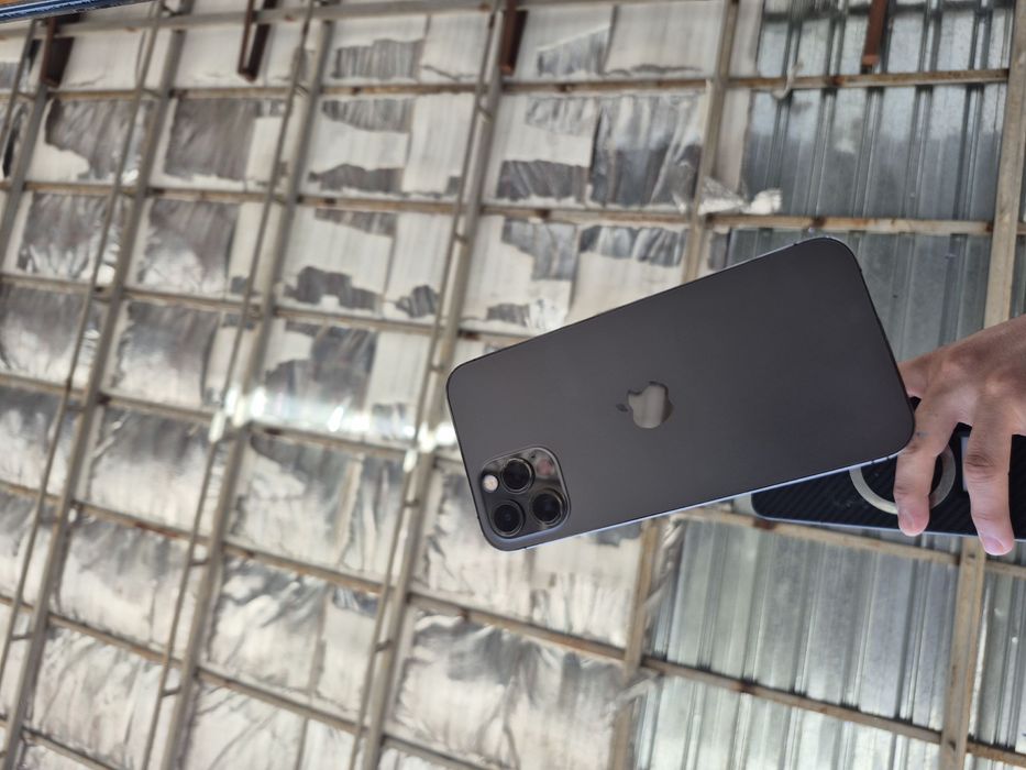 Telefon iphone 12 pro holati yaxshi