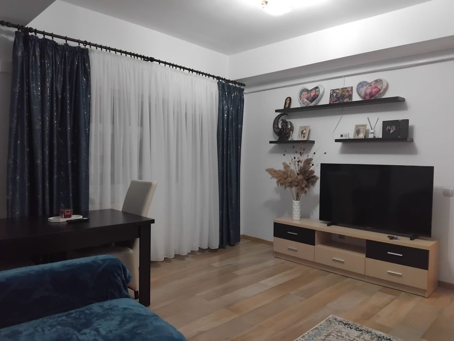 Vând apartament 3 camere decomandat