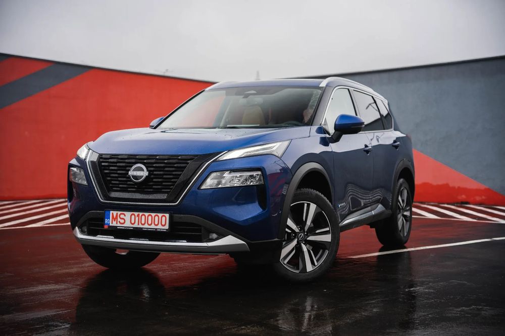 Nissan X-Trail Noul Nissan X-Trail Tekna e4ORCE 211 CP, 4WD, Hybrid, 7 locuri