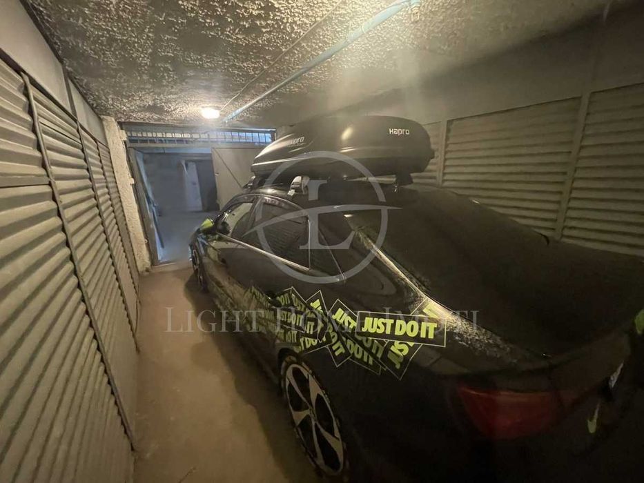 Продава се Гараж / Паркомясто в Пловдив, Център - 18 кв.м за 1112 €/кв.м - Снимка #2